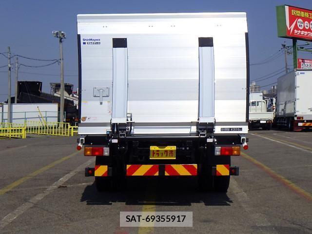 Hino DUTRO 2017-01 534866-5