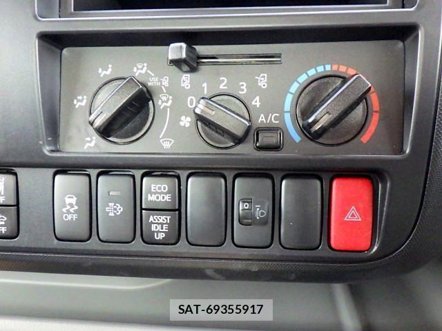Hino DUTRO 2017-01 534866-18