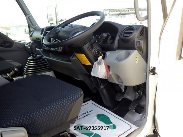 Hino DUTRO 2017-01 534866-21