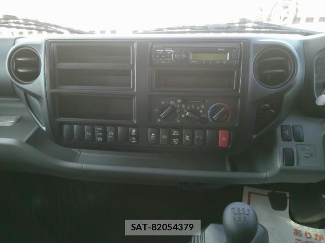 Hino DUTRO 2025-04 1554041-17