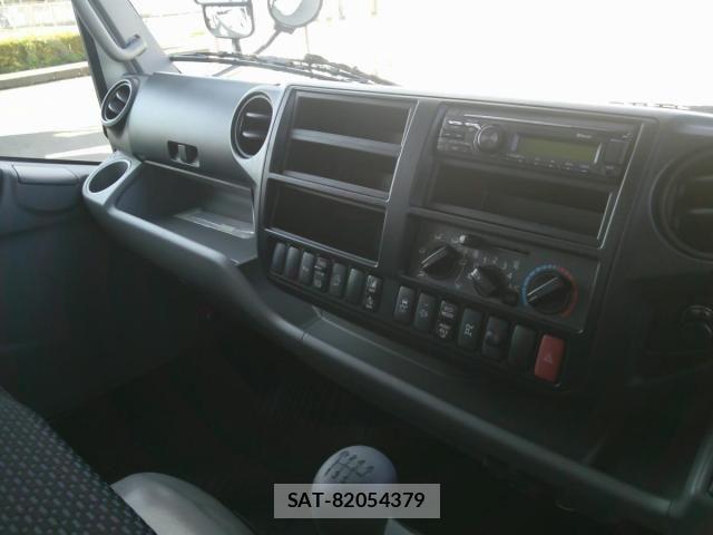Hino DUTRO 2025-04 1554041-18