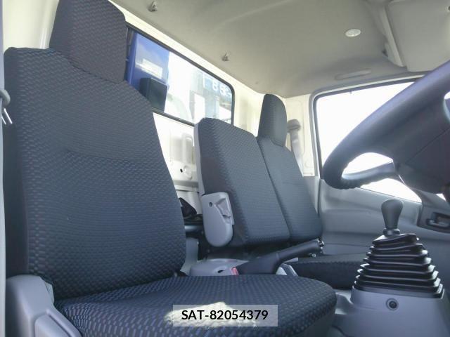 Hino DUTRO 2025-04 1554041-20
