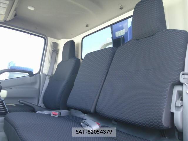 Hino DUTRO 2025-04 1554041-22