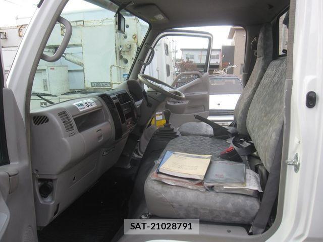 Hino DUTRO 2011-03 1585305-27