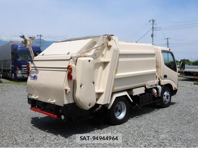 Hino DUTRO 2013-12 443542-3