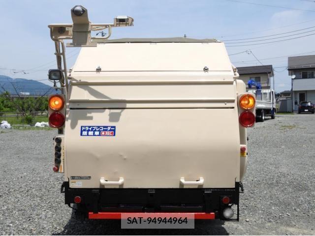Hino DUTRO 2013-12 443542-4