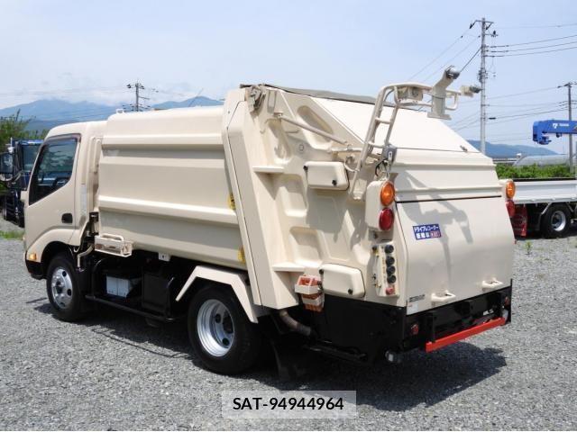 Hino DUTRO 2013-12 443542-5