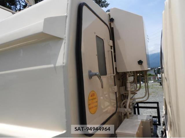 Hino DUTRO 2013-12 443542-25