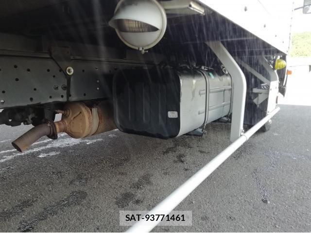 Hino DUTRO 2023-03 534674-13