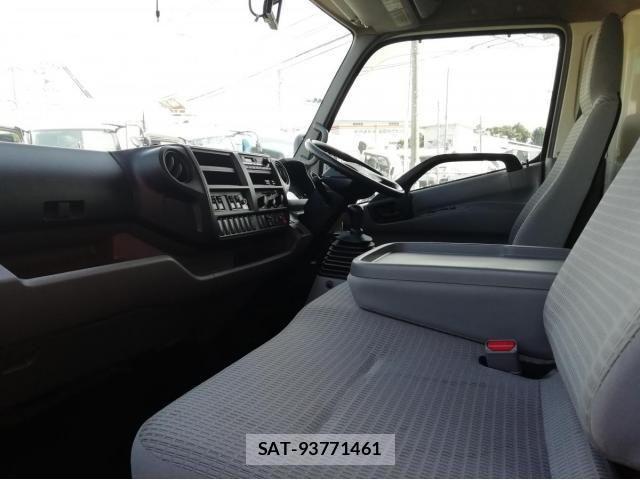 Hino DUTRO 2023-03 534674-18