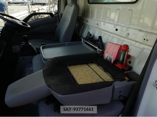 Hino DUTRO 2023-03 534674-20