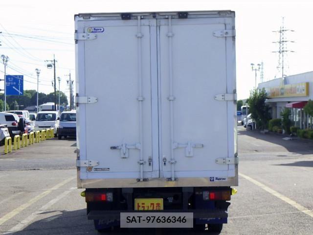 Hino DUTRO 2017-12 1218267-5
