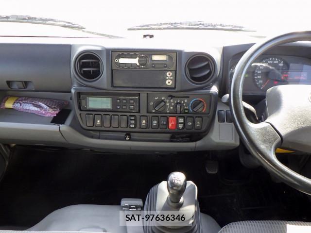 Hino DUTRO 2017-12 1218267-13