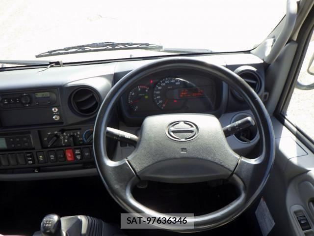 Hino DUTRO 2017-12 1218267-14