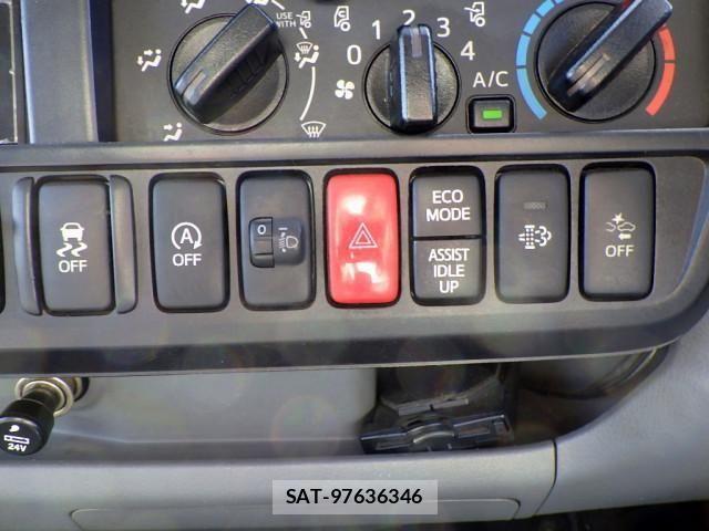 Hino DUTRO 2017-12 1218267-23