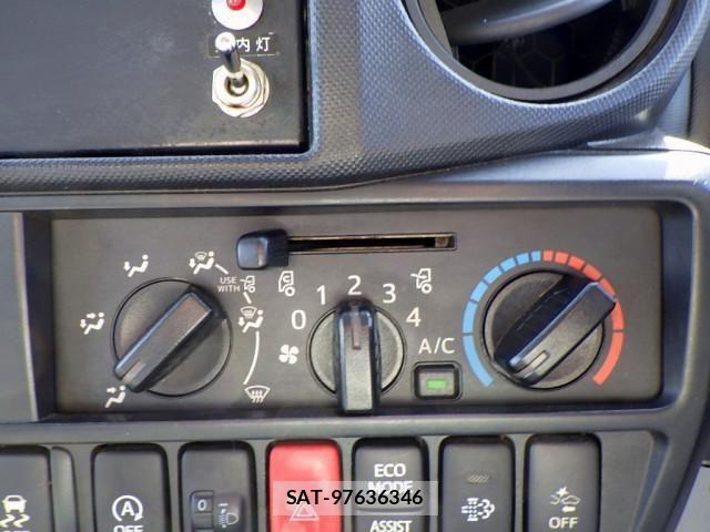 Hino DUTRO 2017-12 1218267-24