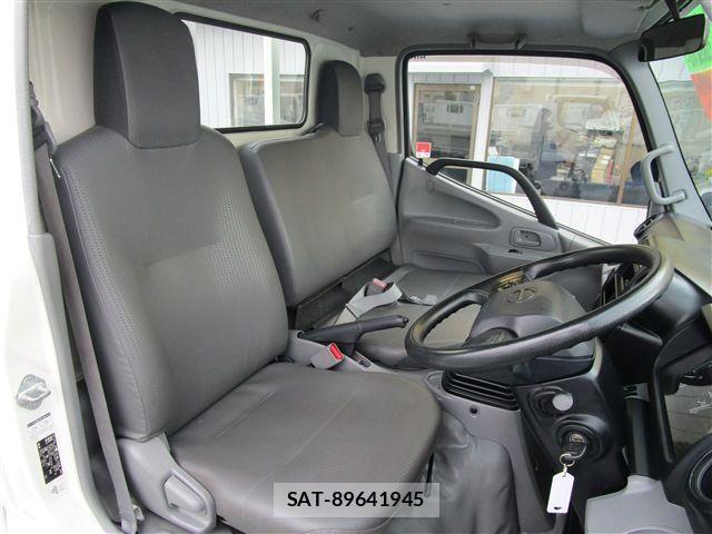 Hino DUTRO 2019-10 1624572-13