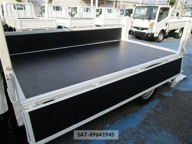 Hino DUTRO 2019-10 1624572-22