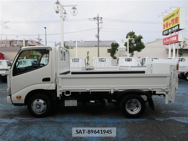Hino DUTRO 2019-10 1624572-3