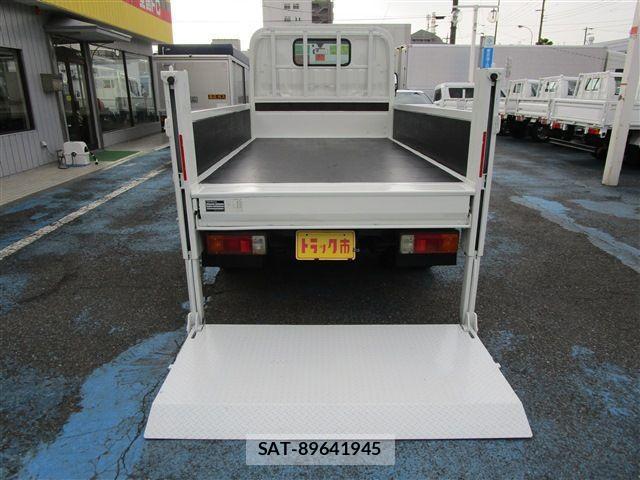 Hino DUTRO 2019-10 1624572-5