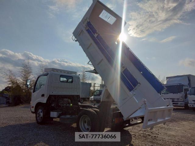 Hino DUTRO 2015-12 1659506-13