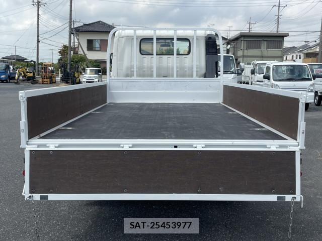 Hino DUTRO 2020-07 1742352-11
