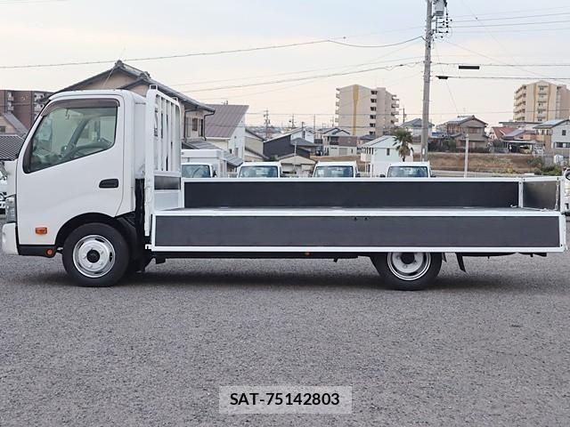 Hino DUTRO 2020-09 1742362-12