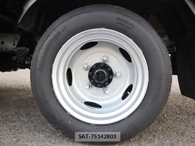 Hino DUTRO 2020-09 1742362-24