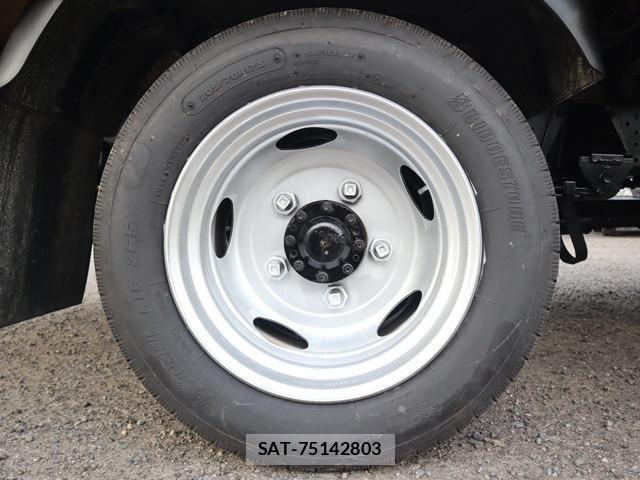Hino DUTRO 2020-09 1742362-27