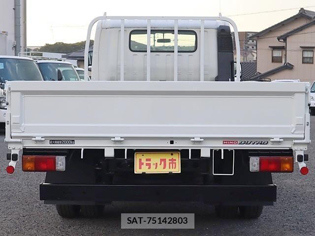 Hino DUTRO 2020-09 1742362-5