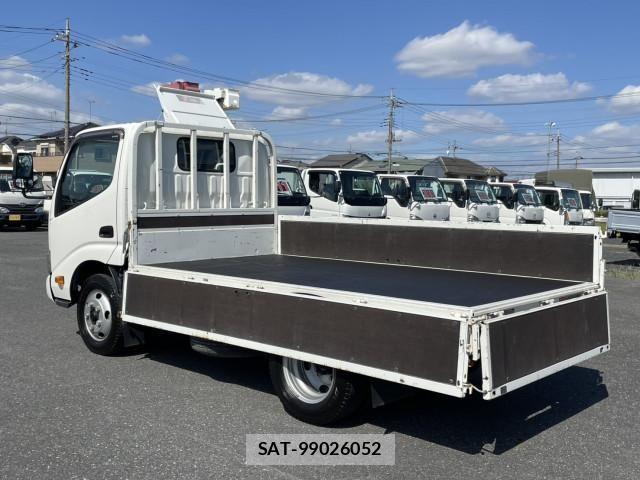 Hino DUTRO 2020-08 1742320-12