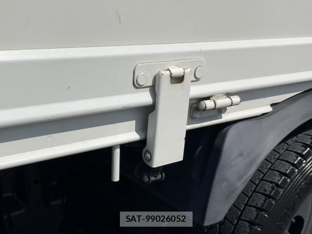 Hino DUTRO 2020-08 1742320-13