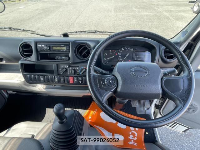 Hino DUTRO 2020-08 1742320-15