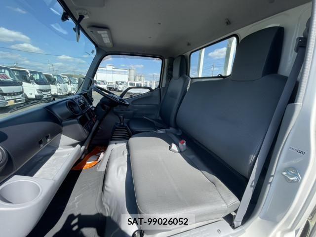 Hino DUTRO 2020-08 1742320-16