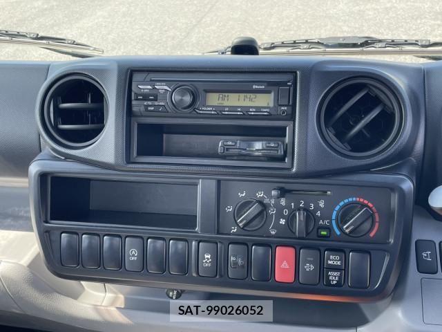 Hino DUTRO 2020-08 1742320-18