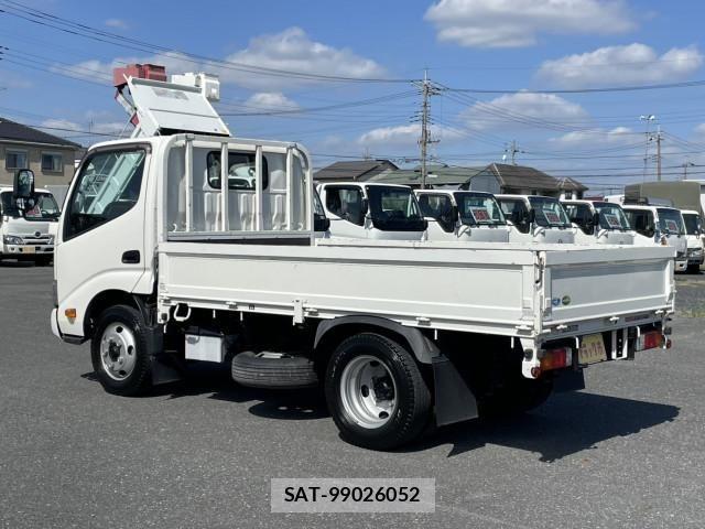 Hino DUTRO 2020-08 1742320-6