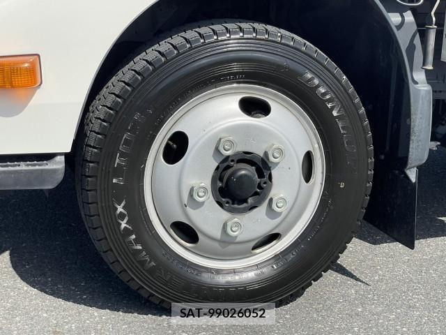 Hino DUTRO 2020-08 1742320-8