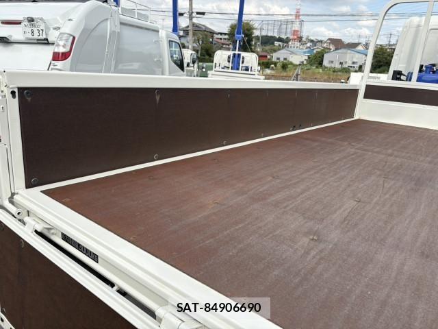 Hino DUTRO 2024-12 1742197-9