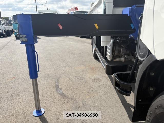 Hino DUTRO 2024-12 1742197-15