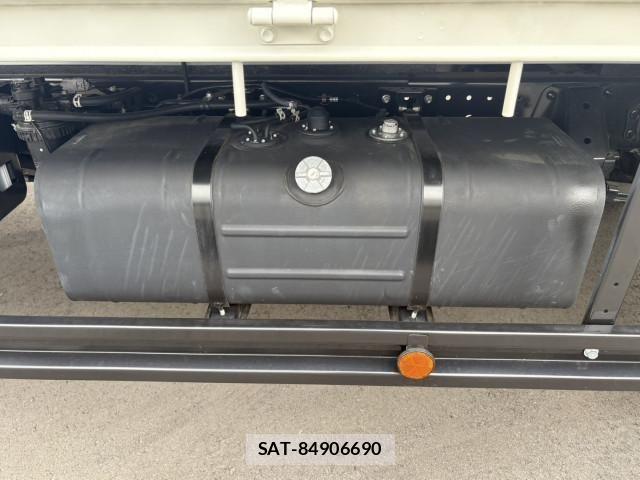 Hino DUTRO 2024-12 1742197-26