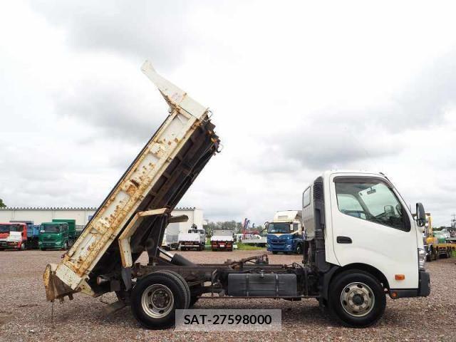 Hino DUTRO 2016-10 1742328-16