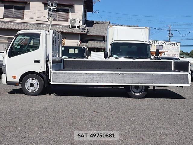 Hino DUTRO 2020-08 1742348-12