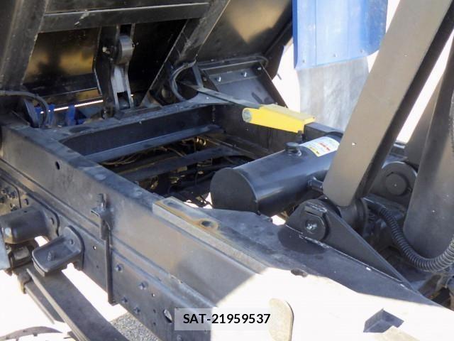 Hino DUTRO 2022-09 1742247-13