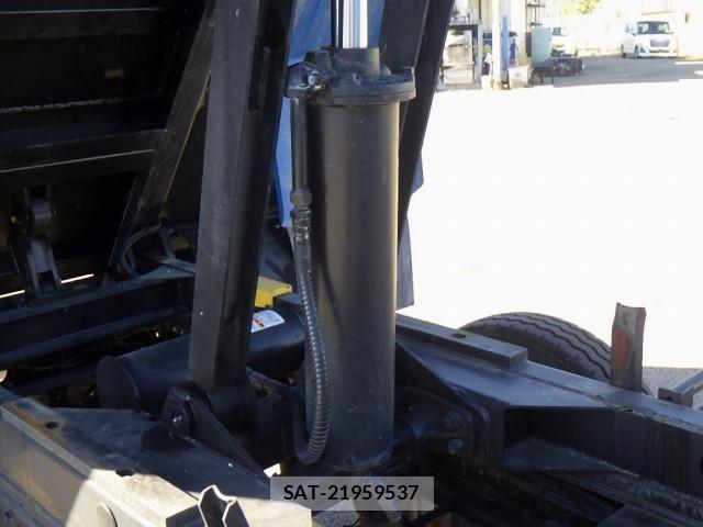 Hino DUTRO 2022-09 1742247-14