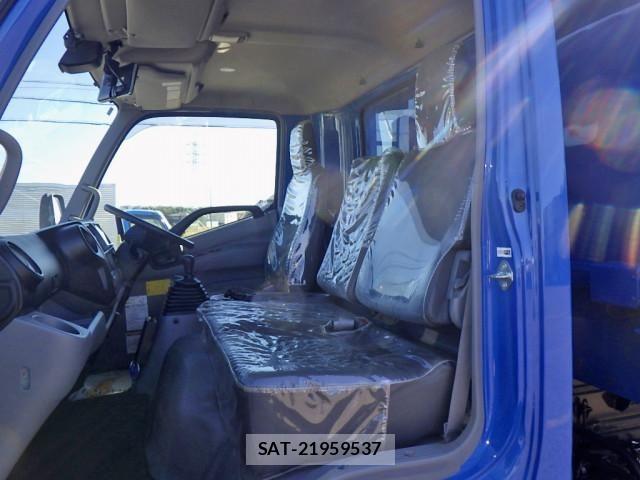 Hino DUTRO 2022-09 1742247-27