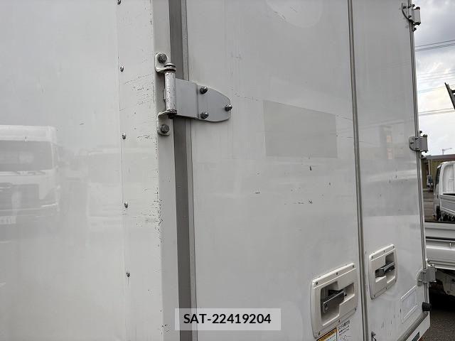 Hino DUTRO 2013-09 1742411-15