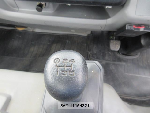 Hino DUTRO 2018-10 1742413-16