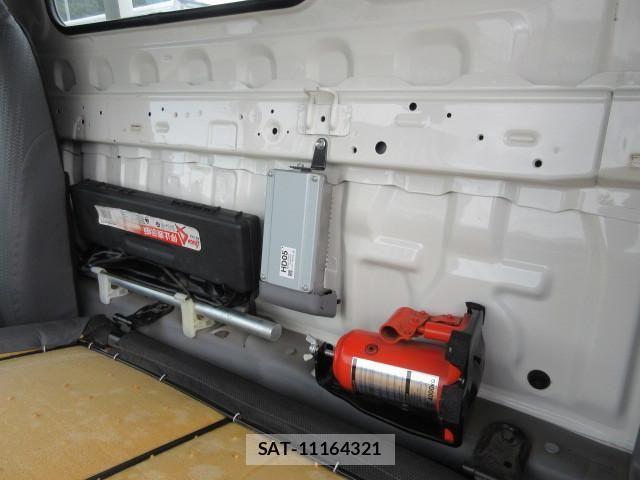 Hino DUTRO 2018-10 1742413-19