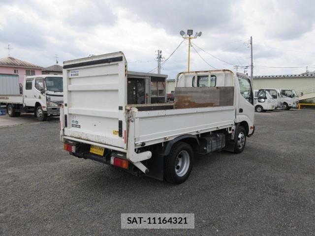 Hino DUTRO 2018-10 1742413-3