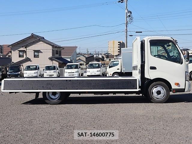 Hino DUTRO 2020-08 1742375-9